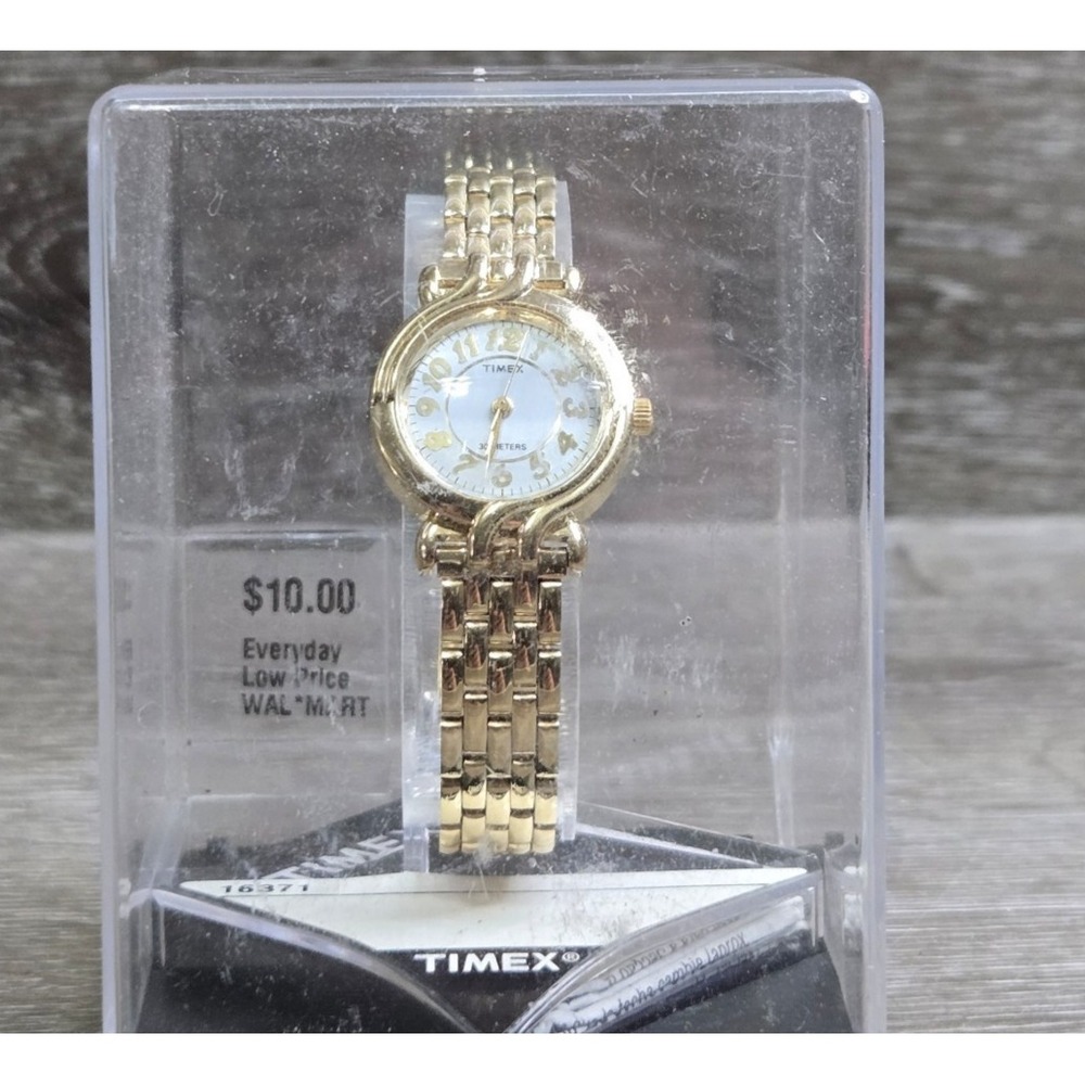 Vintage Timex Women's Gold tone Round Swirl Watch T119 White Dial 30M Old Stock